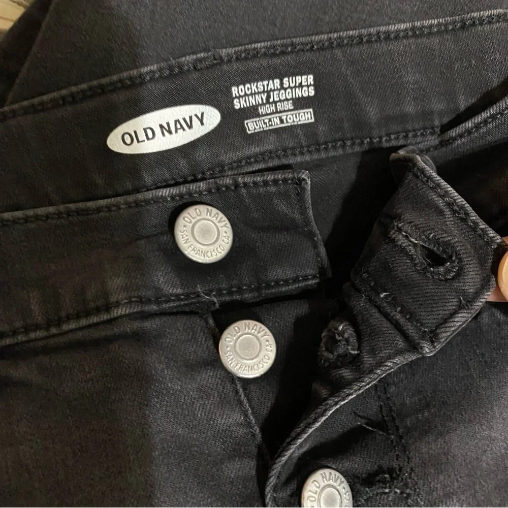Old Navy Girl’s Rockstar Super Skinny Distressed Black Jeggings